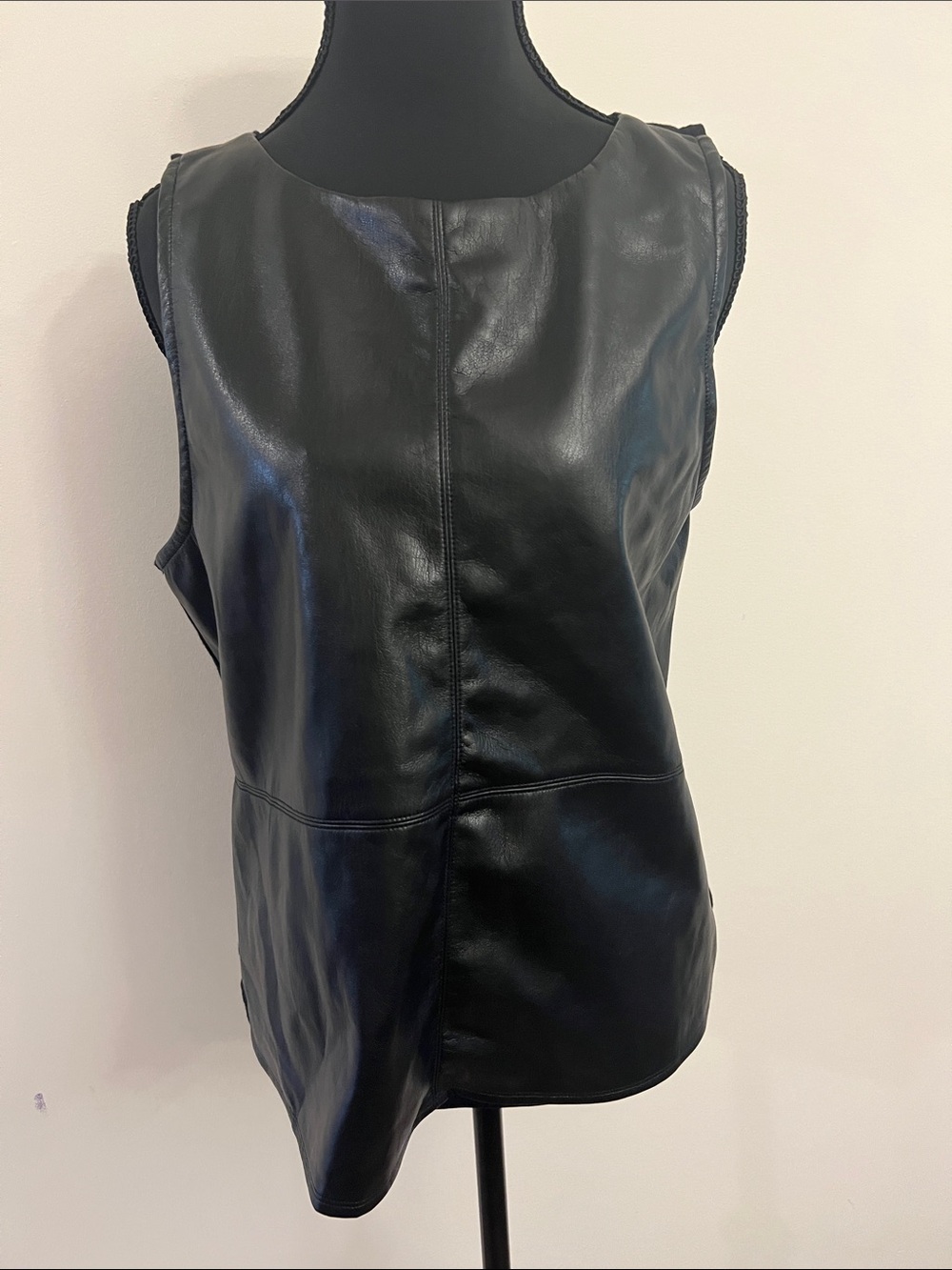 MELISSA NEPTON Black Sleeveless Top